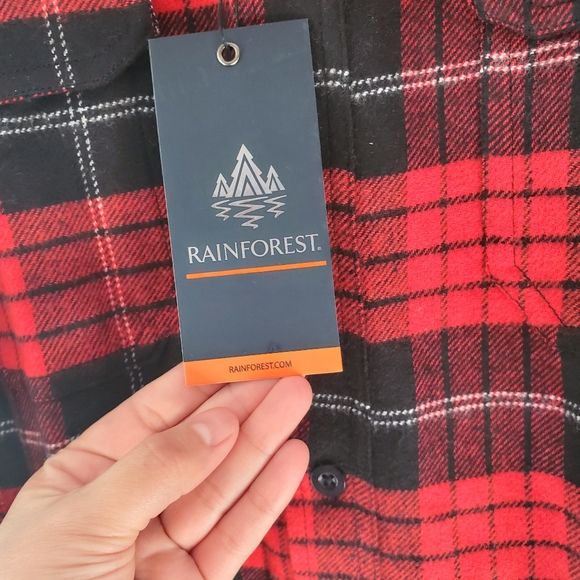 NWT. Red and black Checkered Men button up top - Picture 4 of 5